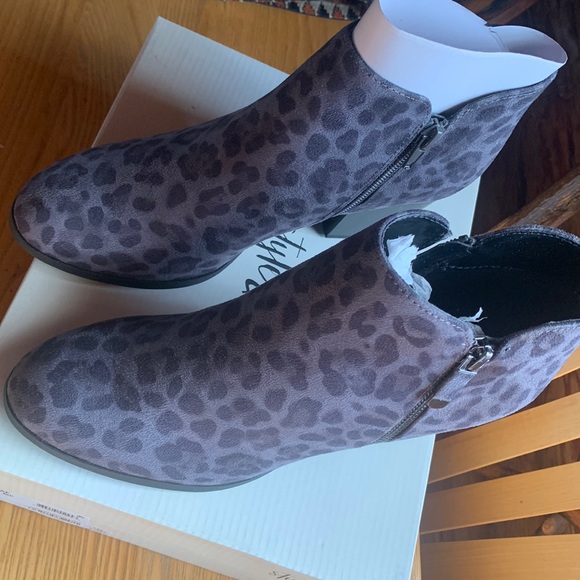 Style & Co grey leopard booties size 8 1/2 NIB - Picture 1 of 7